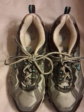 Nike Women's Gray and Teal Sneakers